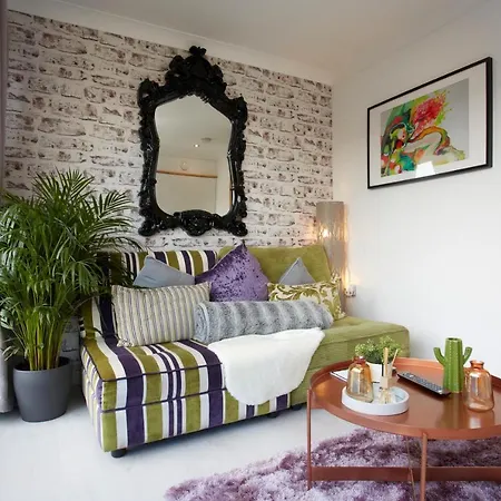 Apartment The Cakide: Cozy Serviced With Netflix In Leeds *