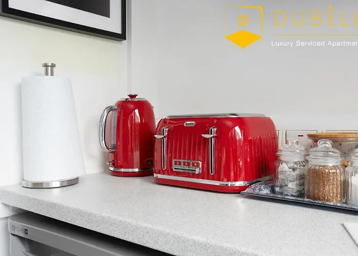 Value !!! - The Cakide, Dubell Serviced Leeds, Up To 2 Guests, Ample Street Parking, Wifi & Netflix *