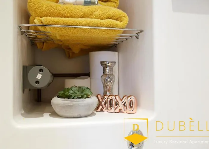 Value !!! - The Cakide, Dubell Serviced Leeds, Up To 2 Guests, Ample Street Parking, Wifi & Netflix